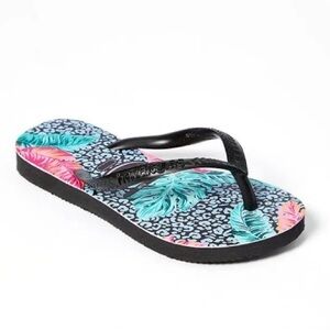 FREE WITH BUNDLE Havaianas flipflops